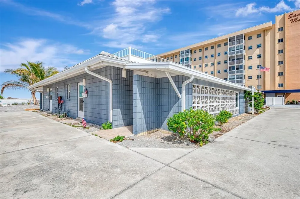 1205 Tarpon Center Dr, Venice, FL 34285