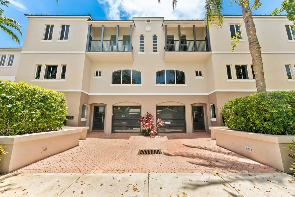 456 E Boca Raton Rd, Boca Raton, FL 33432