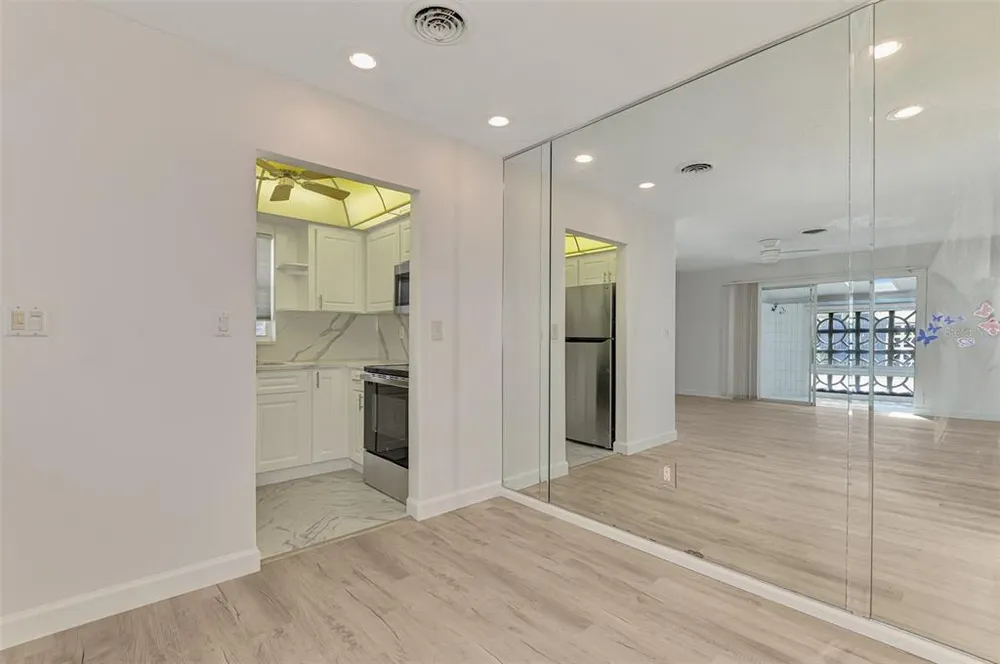 1205 Tarpon Center Dr, Venice, FL 34285
