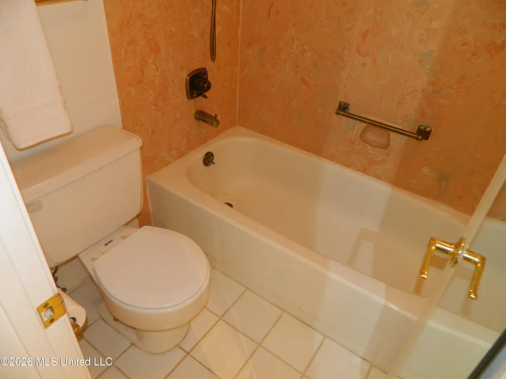 11 Devils Elbow, Diamondhead, MS 39525
