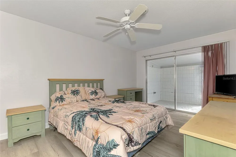 1205 Tarpon Center Dr, Venice, FL 34285