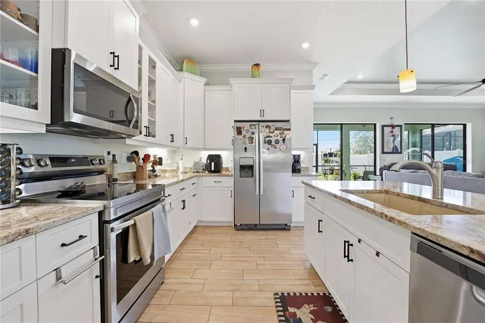 6619 35th Ct E, Sarasota, FL 34243