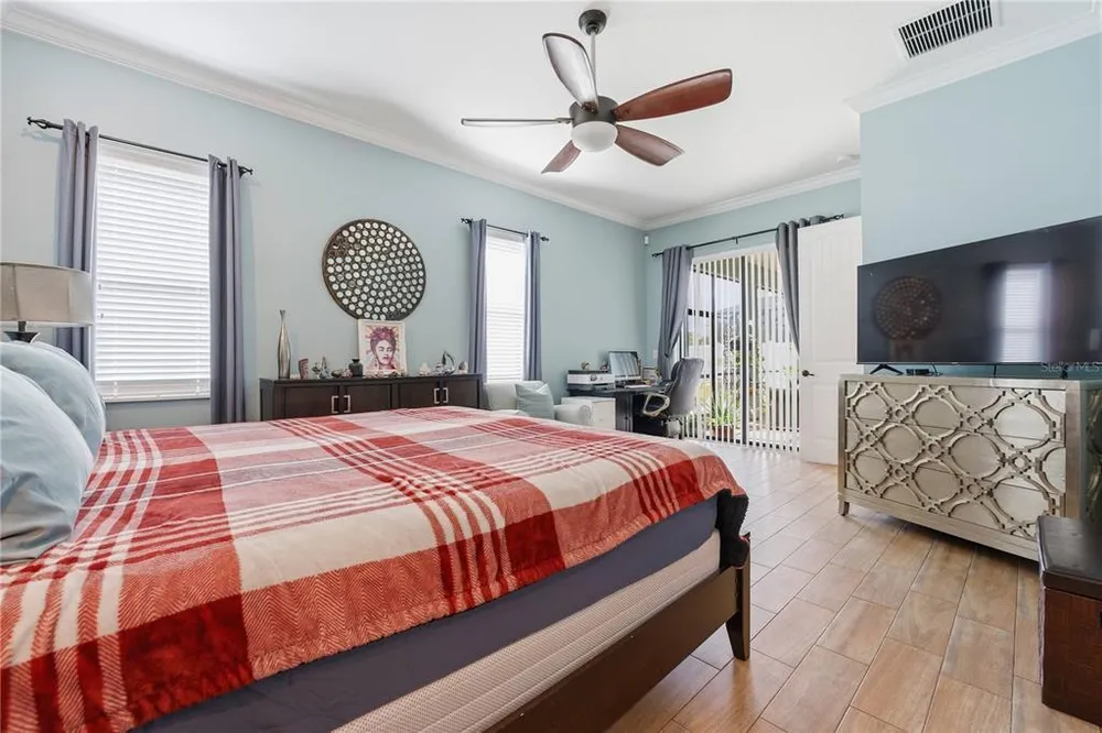 6619 35th Ct E, Sarasota, FL 34243