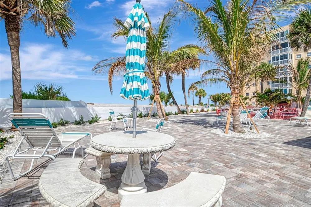 1205 Tarpon Center Dr, Venice, FL 34285
