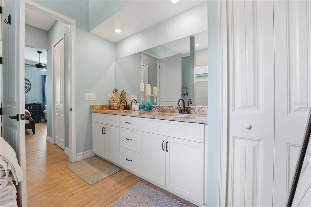 6619 35th Ct E, Sarasota, FL 34243