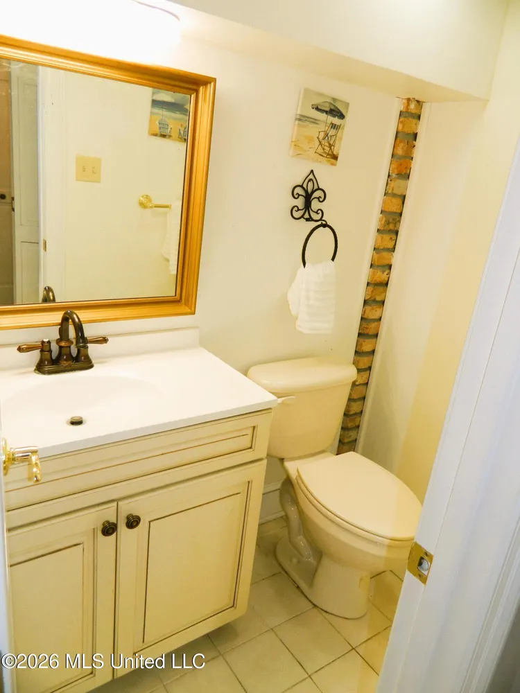 11 Devils Elbow, Diamondhead, MS 39525