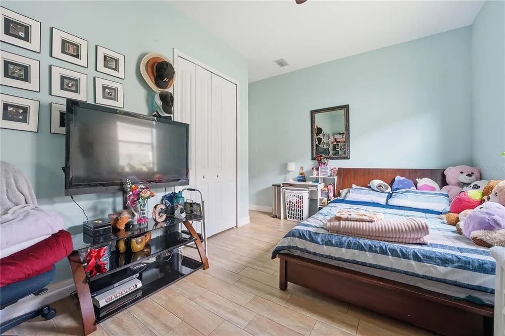 6619 35th Ct E, Sarasota, FL 34243