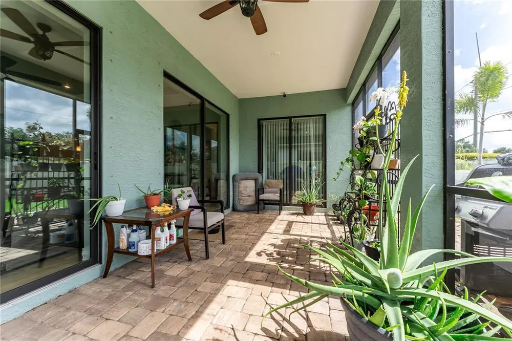 6619 35th Ct E, Sarasota, FL 34243