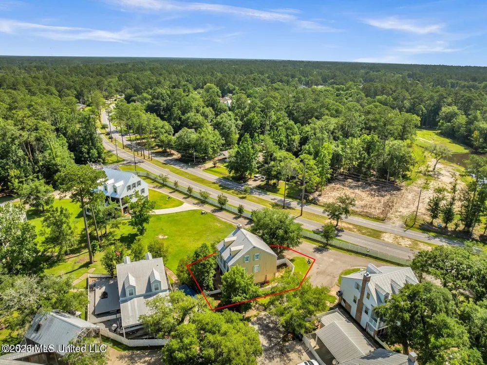 11 Devils Elbow, Diamondhead, MS 39525