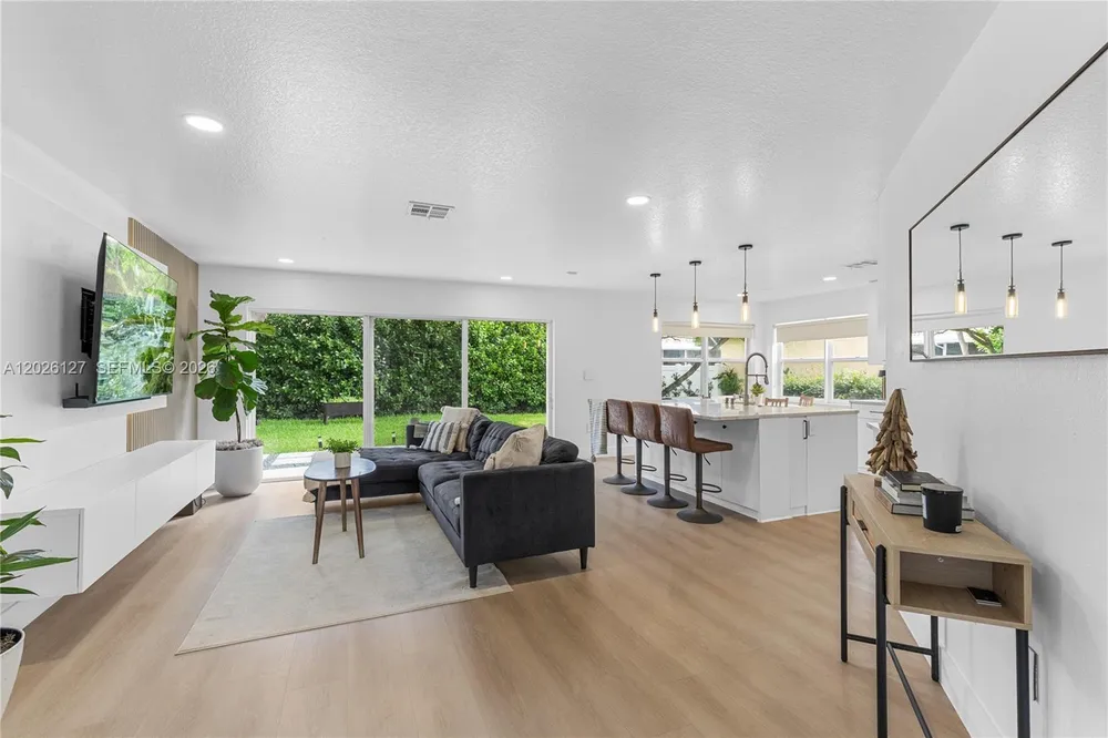 17027 NW 19th St, Pembroke Pines, FL 33028