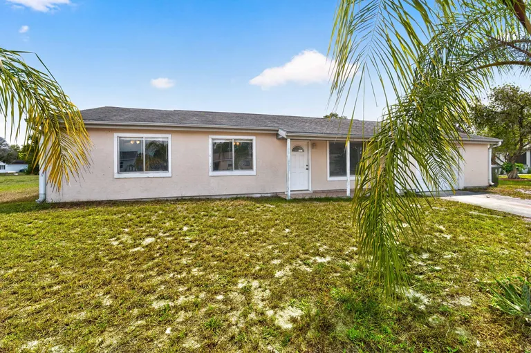 261 SW Cherryhill Rd, Port St Lucie, FL 34953