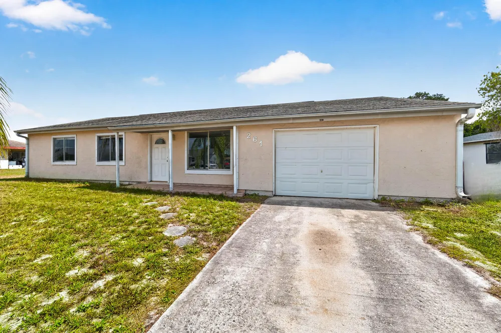 261 SW Cherryhill Rd, Port St Lucie, FL 34953