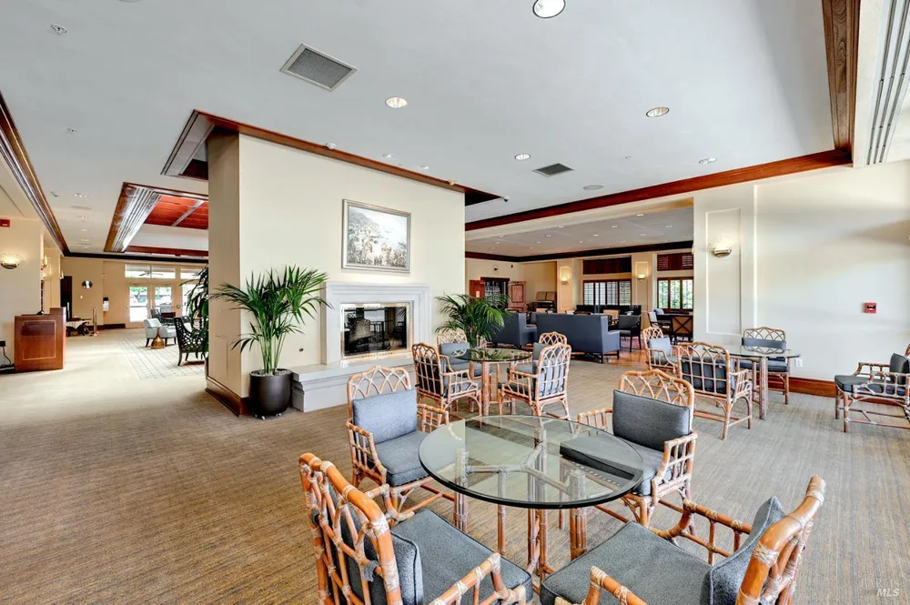 600 Deer Valley Rd, San Rafael, CA 94903