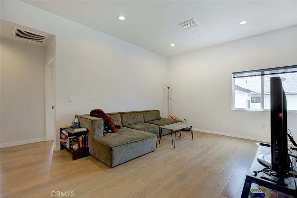 4523 Alumni Ave, Eagle Rock, CA 90041