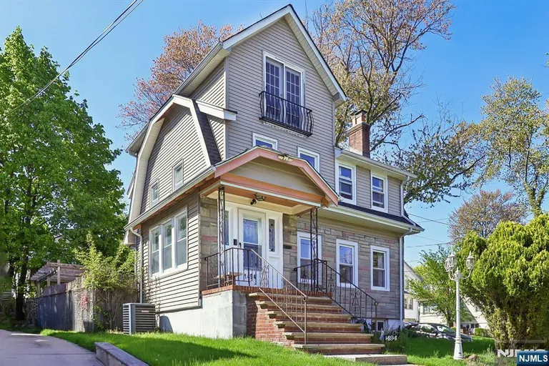 1494 Endicott Terrace, Teaneck, NJ 07666