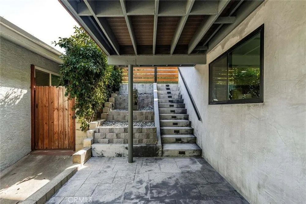 325 N Madison Ave, Monrovia, CA 91016