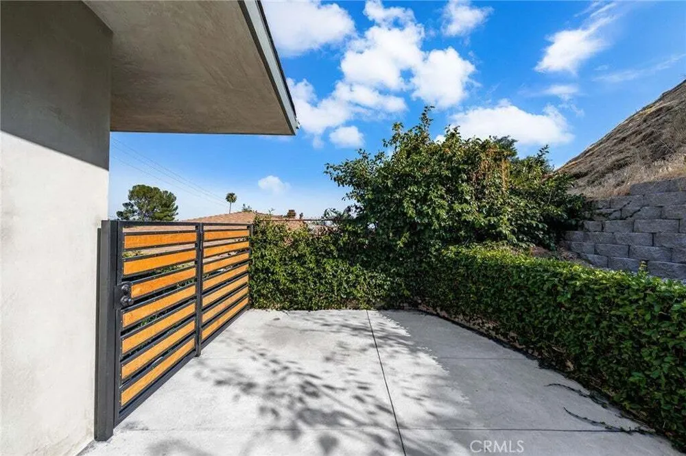 325 N Madison Ave, Monrovia, CA 91016