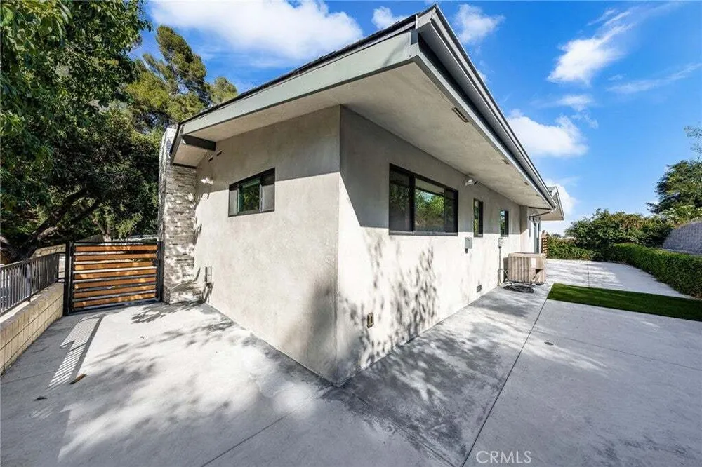 325 N Madison Ave, Monrovia, CA 91016