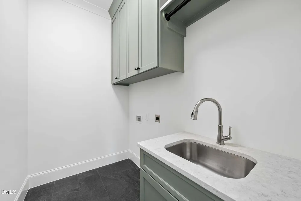 305 Gary St, Raleigh, NC 27606