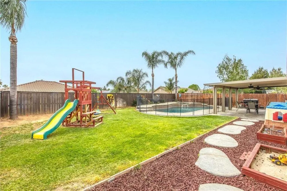 1659 Mariposa Pl, Beaumont, CA 92223