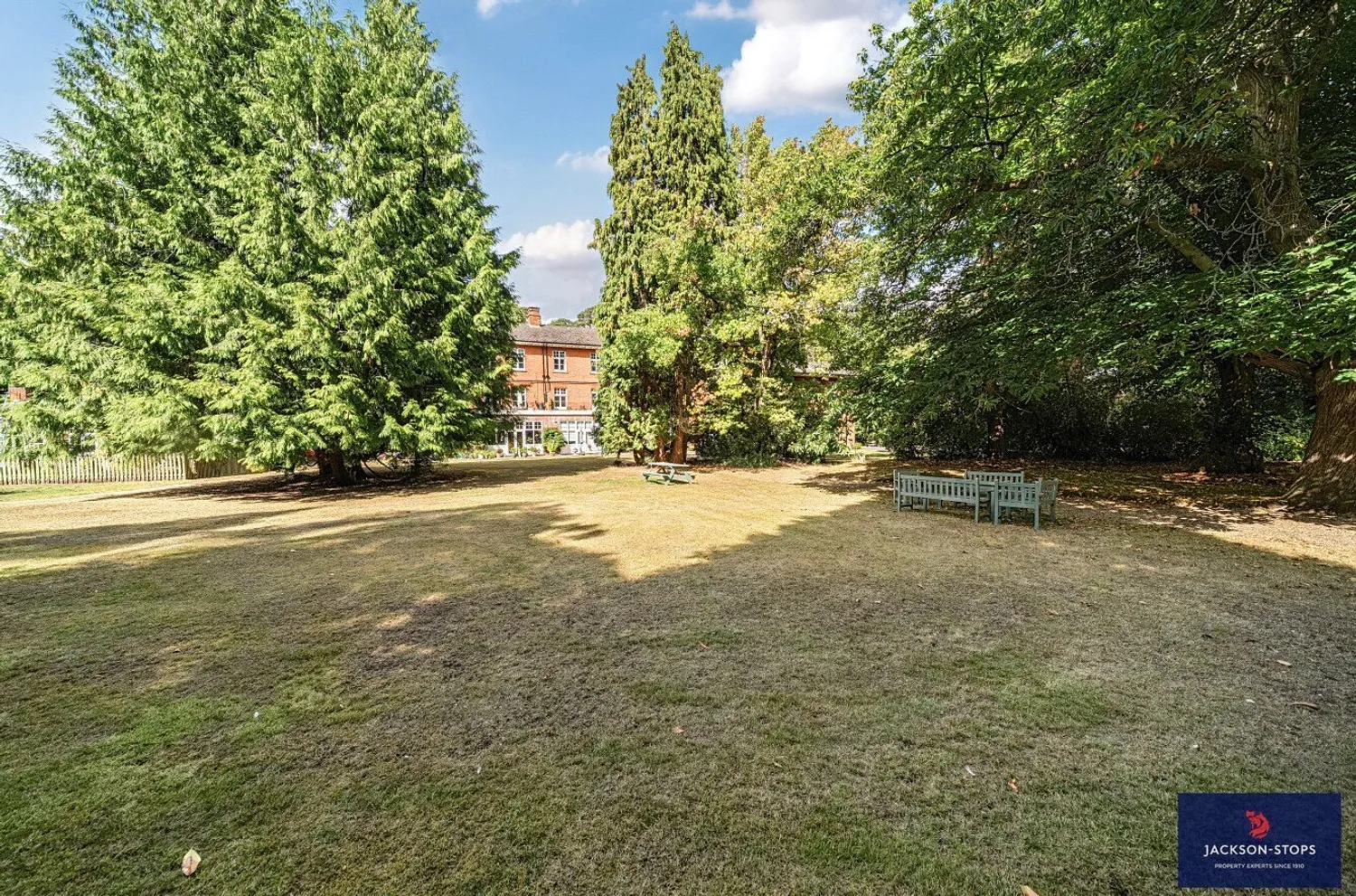 Daneswood, Heath Lane, MK17 photo 12