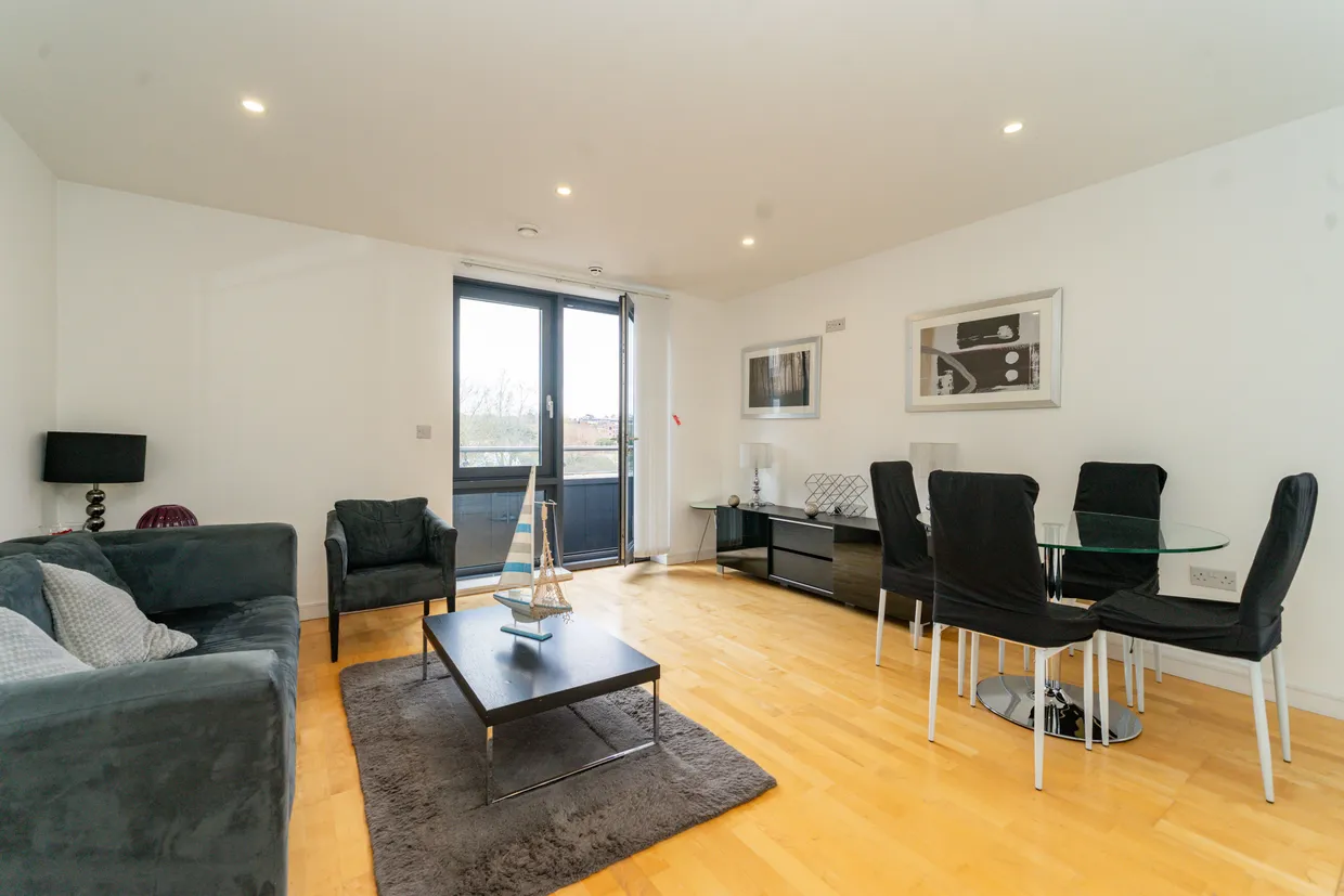 Chartfield Avenue, London, SW15 photo 1