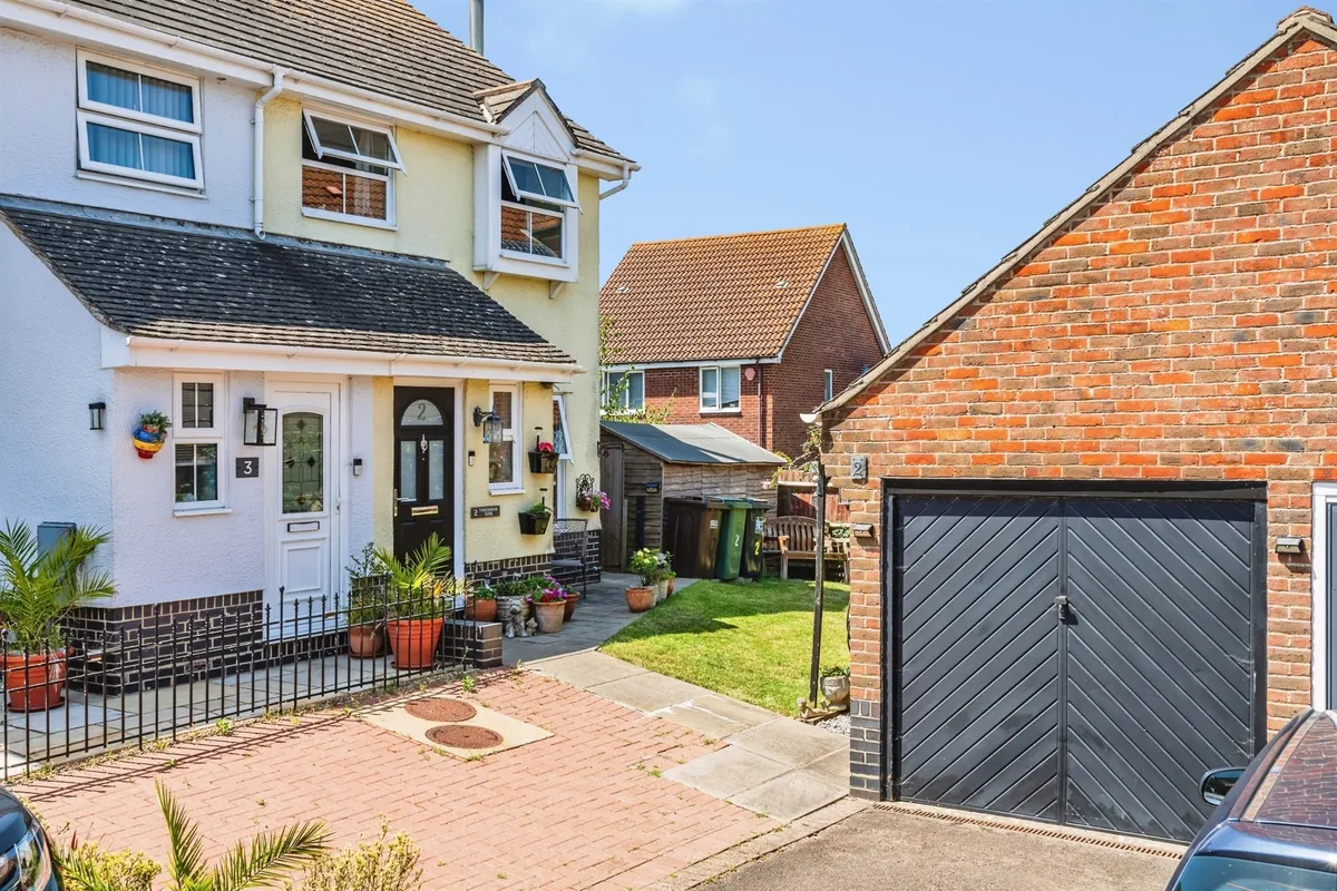 Tweedsmuir Close, Eastbourne