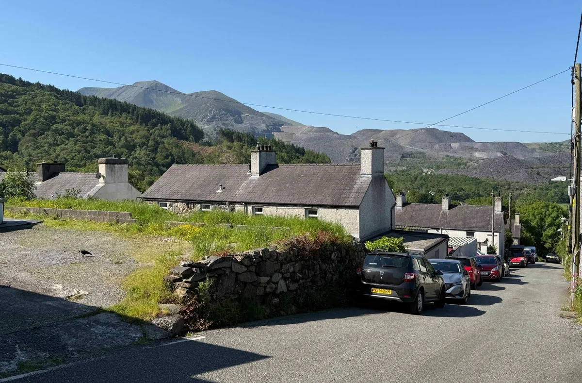 Well Street Number Three, Gerlan, Bethesda, Bangor, LL57