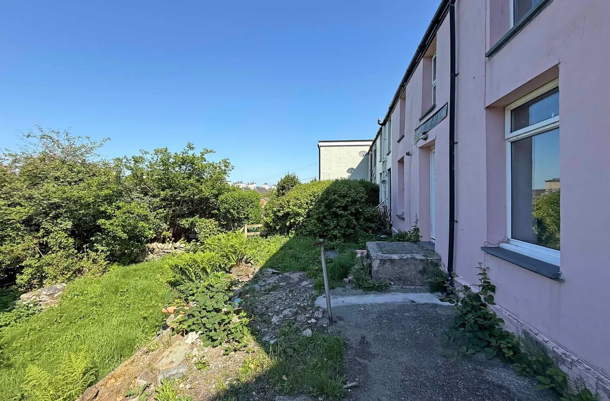 Well Street Number Three, Gerlan, Bethesda, Bangor, LL57