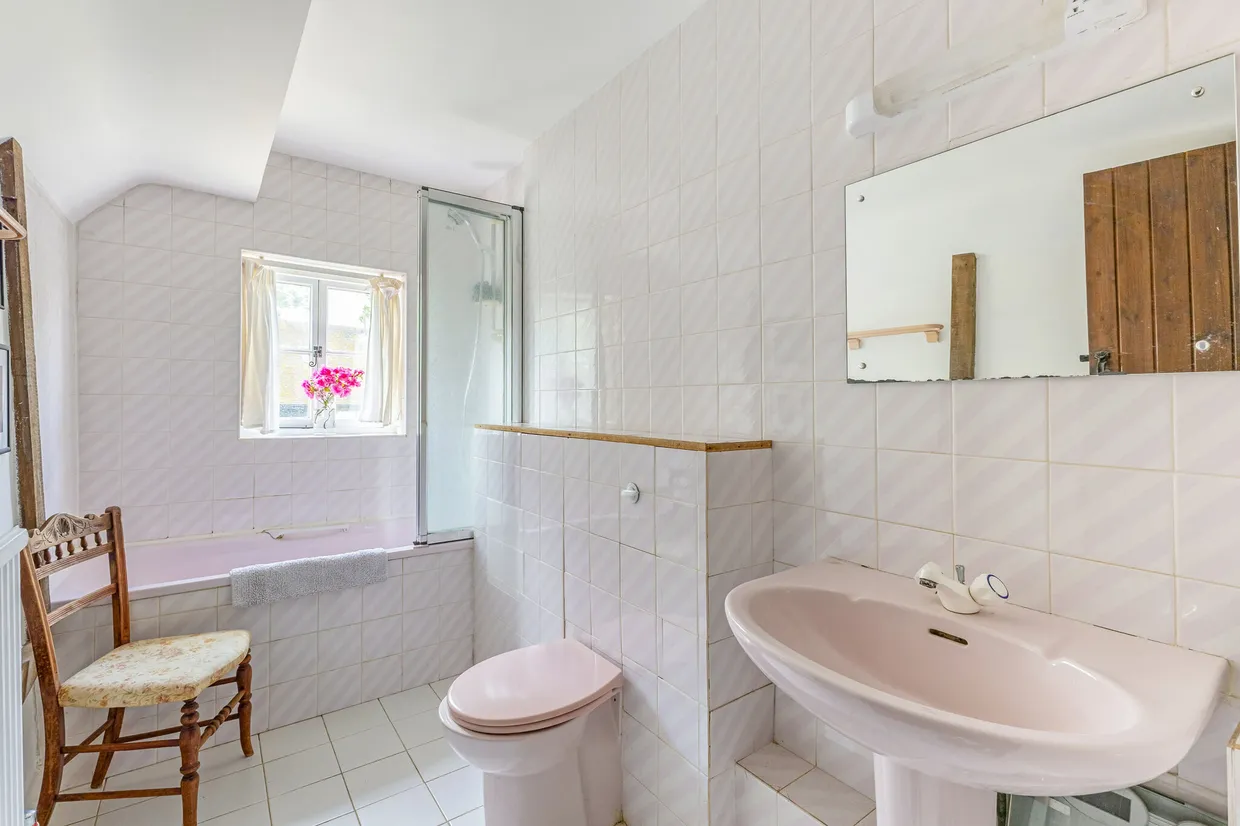 Snailing Lane, Greatham, GU33 photo 15