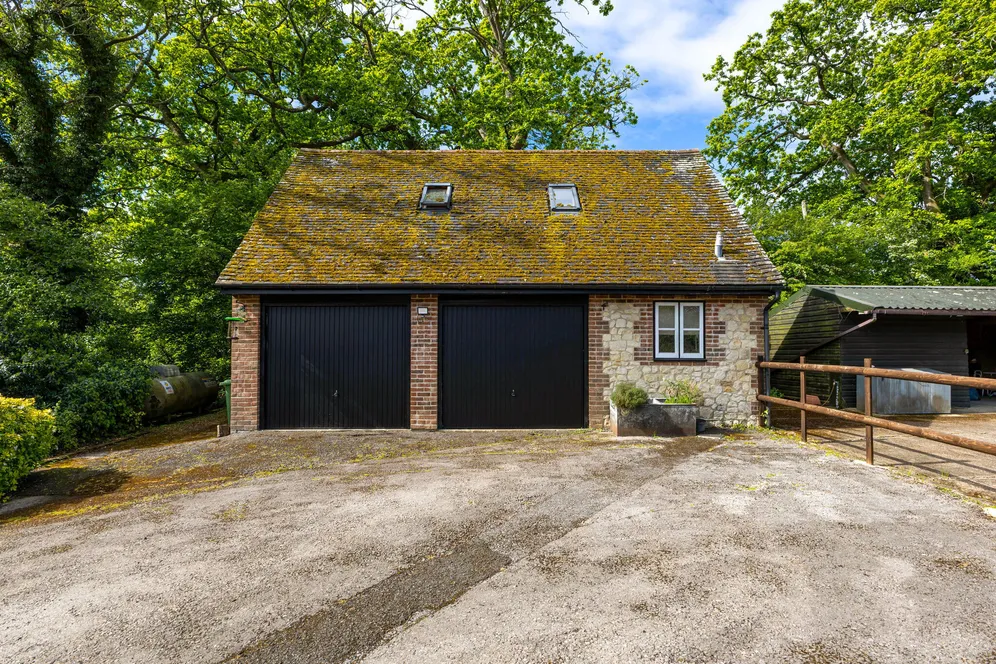 Snailing Lane, Greatham, GU33 photo 28