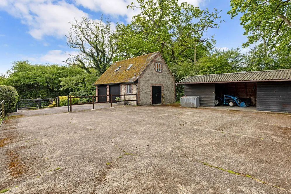 Snailing Lane, Greatham, GU33 photo 29