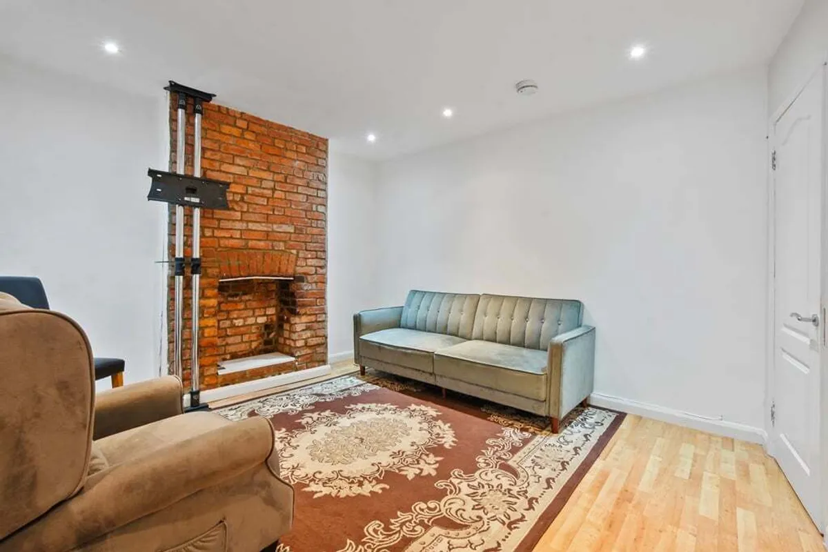 Braemar Avenue, London, NW10