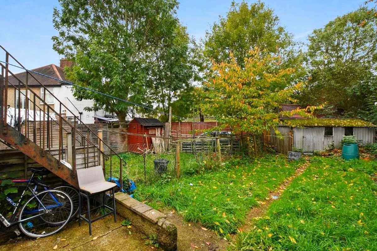 Braemar Avenue, London, NW10