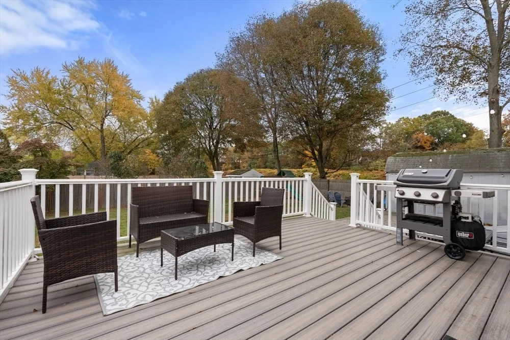 220 Lynn St, Peabody, MA 01960