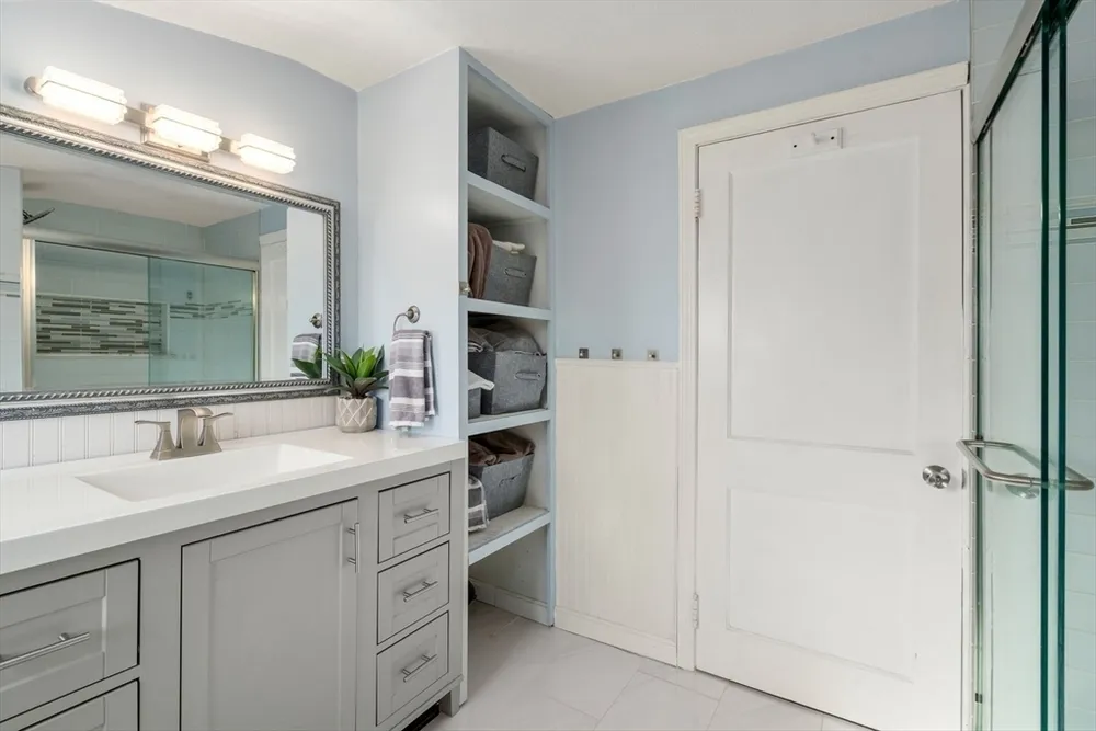 220 Lynn St, Peabody, MA 01960