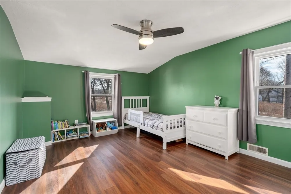 220 Lynn St, Peabody, MA 01960
