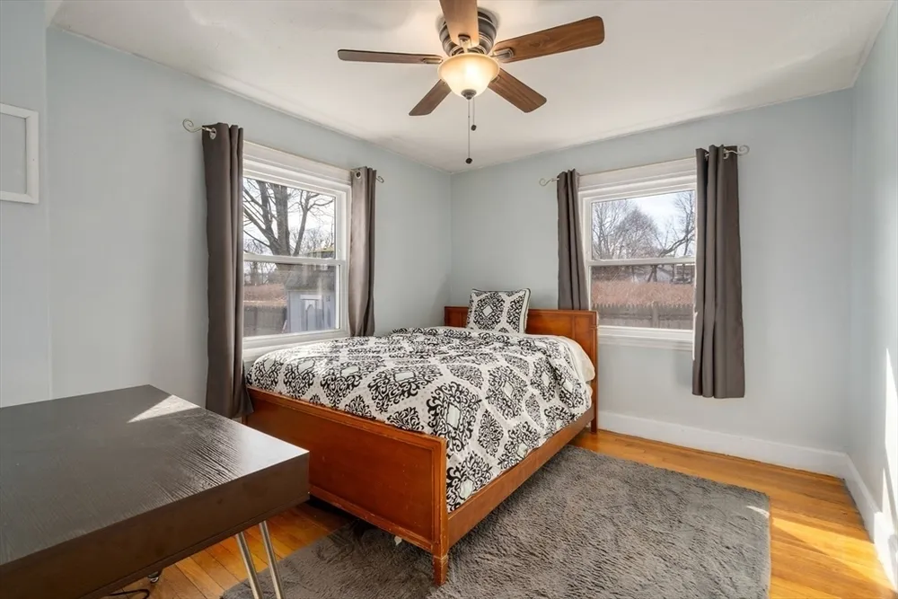 220 Lynn St, Peabody, MA 01960