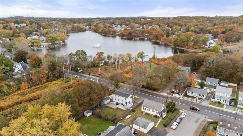 220 Lynn St, Peabody, MA 01960