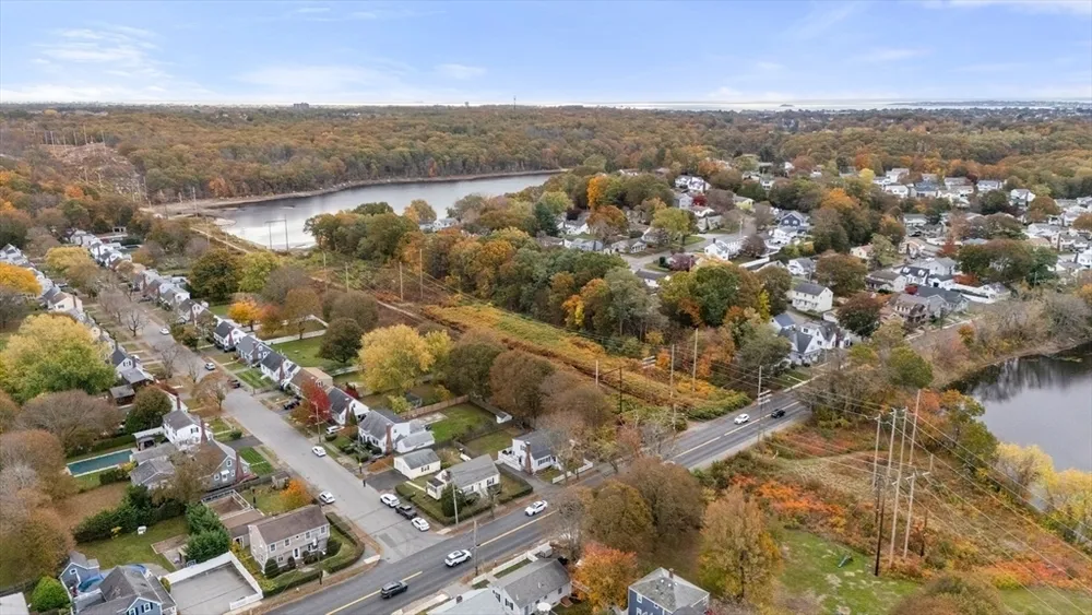 220 Lynn St, Peabody, MA 01960