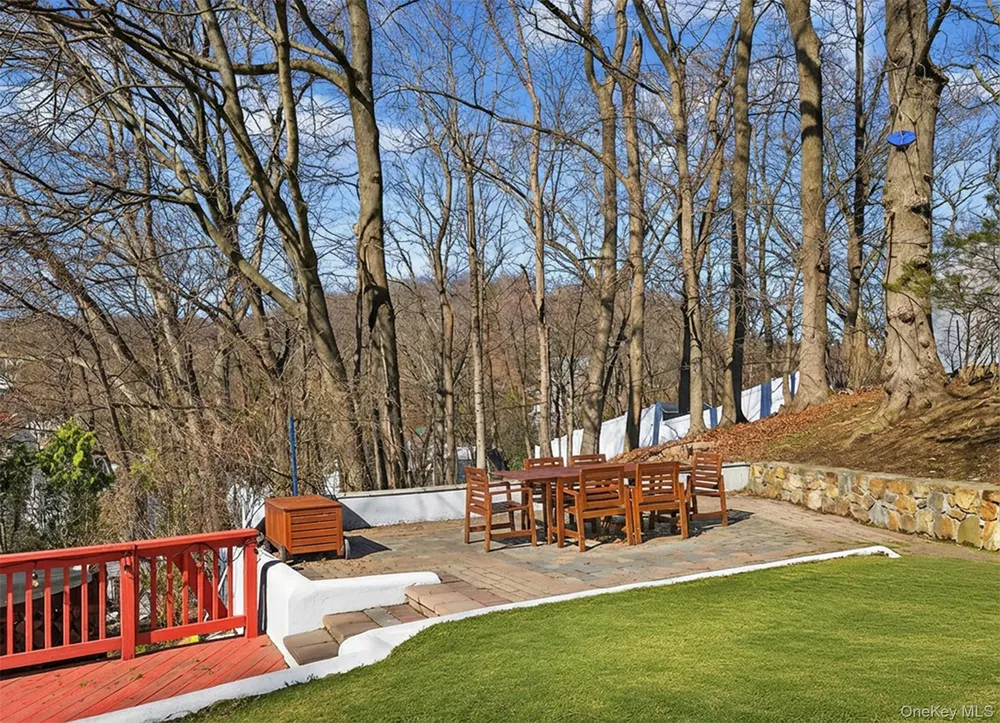 13 Irvington St, Dobbs Ferry, NY 10522