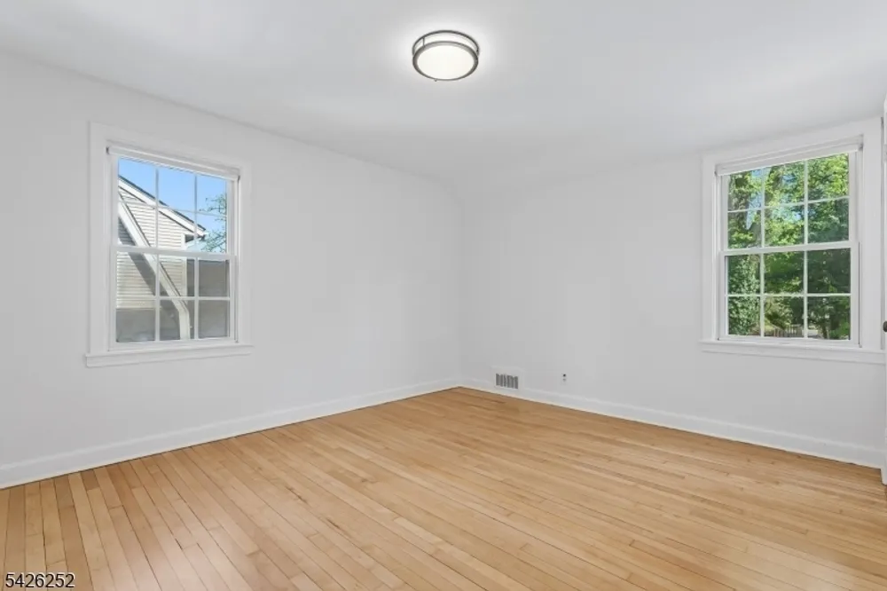145 Bryant Ave, Springfield, NJ 07081