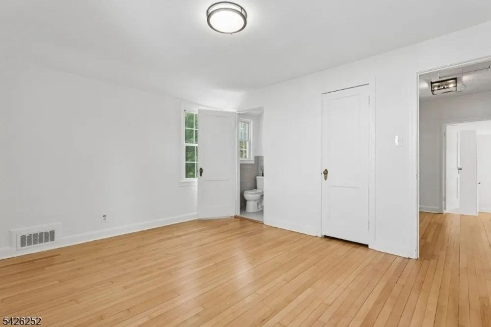 145 Bryant Ave, Springfield, NJ 07081