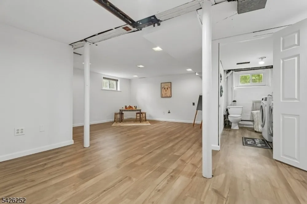 145 Bryant Ave, Springfield, NJ 07081