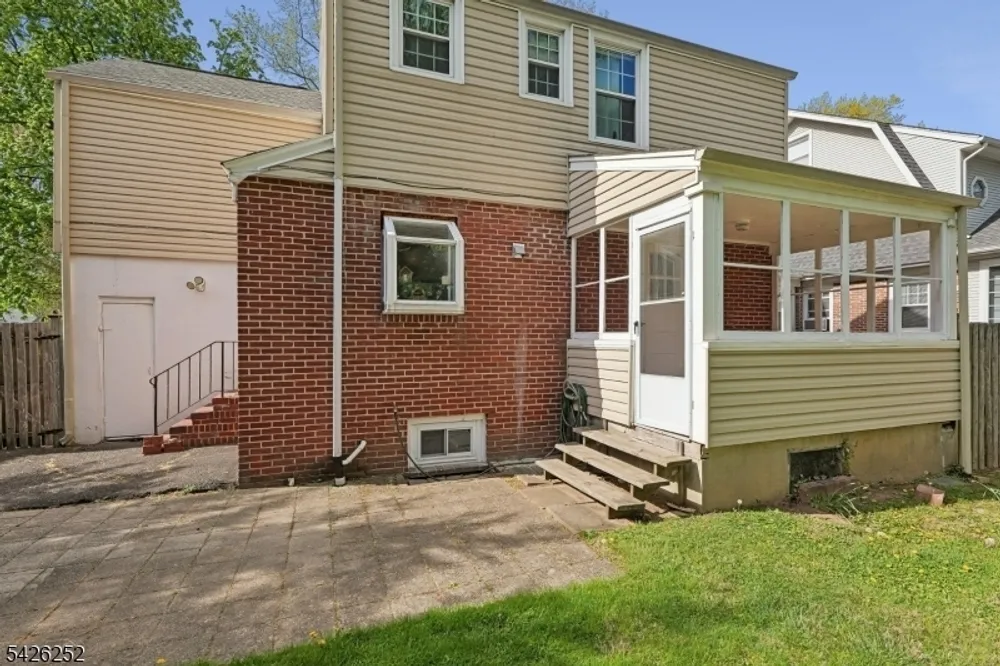 145 Bryant Ave, Springfield, NJ 07081