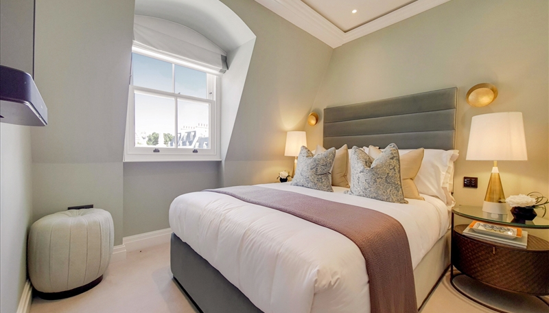 Fourth Floor Three Bedroom Penthouse To Let, Prince of Wales Terrace, Kensington, W8 Image 7