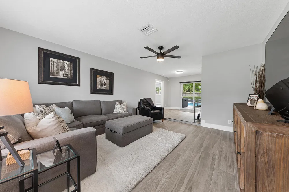 282 NE 27th Ct, Boca Raton, FL 33431