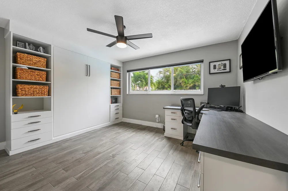 282 NE 27th Ct, Boca Raton, FL 33431