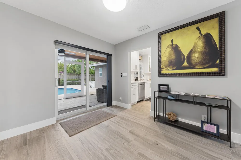 282 NE 27th Ct, Boca Raton, FL 33431