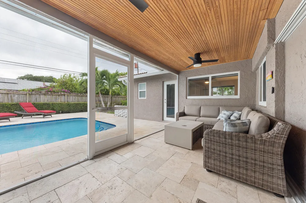 282 NE 27th Ct, Boca Raton, FL 33431